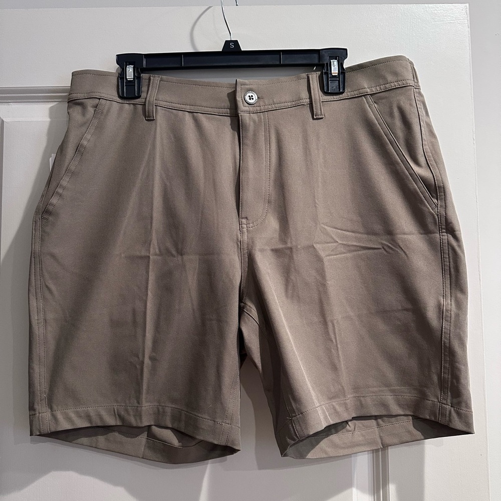 32 Degrees Men's Flat Front Tan Shorts